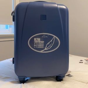 Ultra lightweight carry on luggage